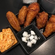 เมนูของร้าน Bonchon Korean Fried Chicken (บอนชอนไก่ทอดเกาหลี) พรอมานาด