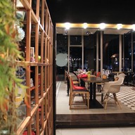 บรรยากาศ Melt Me ทองหล่อ 10