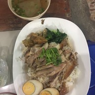 มายด์ ขาหมูสูตรฮ่องเต้