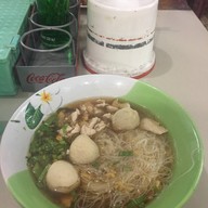 มายด์ ขาหมูสูตรฮ่องเต้