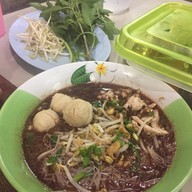 มายด์ ขาหมูสูตรฮ่องเต้