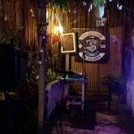 ร้านอาหารฟุ้งปลาเผา