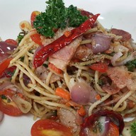 Bee's Café บ้านผึ้ง & Fika