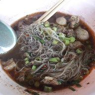 เมนูของร้าน ก๋วยเตี๋ยวเรือนายช้าง