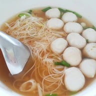 ลูกชิ้นน้ำใสตาแก้ว ท่ายาง