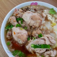 เมนูของร้าน ก๋วยเตี๋ยวไก่ลุงเลื่อน ต้นตำหรับ ห้วยขวาง ต้นตำหรับ