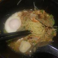 เมนูของร้าน ก๋วยเตี๋ยวต้มยำ ข้าวกะเพรา อร่อยที่สุด ชายหาดชะอำ ชะอำ