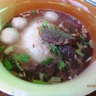 เมนูของร้าน ก๋วยเตี๋ยวลูกทุ่งลำปาง