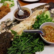 เมนูของร้าน กุ้งเป็น