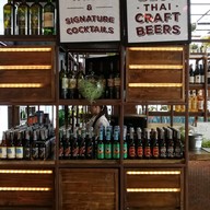บรรยากาศ The Casks Central Embassy