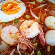 เมนูของร้าน ครัวคุณเหมียว ต้มยำหัวปลาหม้อไฟ