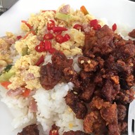 ร้านข้าวแกงครูไก่ กาดวันค่ำ