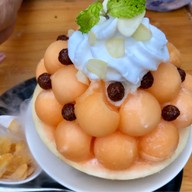 เมนูของร้าน ก๋วยเตี๋ยวต้มยำ ข้าวกะเพรา อร่อยที่สุด ชายหาดชะอำ ชะอำ