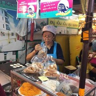 ขนมเบื้องเจ้เจี๊ยบ ตลาดโต้รุ่งหัวหิน