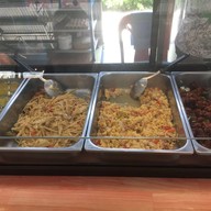 ร้านข้าวแกงครูไก่ กาดวันค่ำ