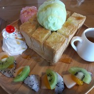 เมนูของร้าน BeeGRe เดิมบางนางบวช