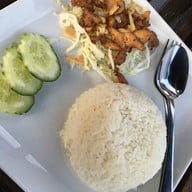 ร้านอาหารมุสลิมซ้อฝีย๊ะธารากระบี่