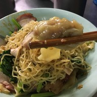 เมนูของร้าน บะหมี่เกี๊ยววิไล