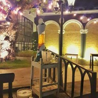 The House Bar&Restaurant