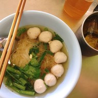 หอมโอชา 2 ถนน วัชรสฤษดิ์ (ตรงข้ามหอประชุมเปรมฯ)