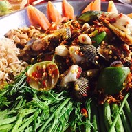 เมนูของร้าน เบส100หอย ตลาดนัดรถไฟศรีนครินทร์