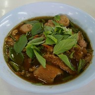 เมนูของร้าน ก๋วยเตี๋ยวเนื้อวัว ศาลาแดง