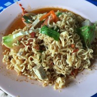 เมนูของร้าน ส้มตำป้าเสริฐ ข้างรพ.เมืองราช