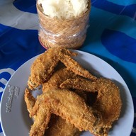 เมนูของร้าน ส้มตำป้าเสริฐ ข้างรพ.เมืองราช