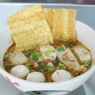 เมนูของร้าน ก๋วยเตี๋ยวลูกชิ้นปลาไร้สาร