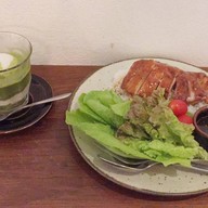 ข้าวไก่อบซอสเสาวรส