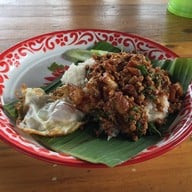 เมนูของร้าน เจ๊บุ๋ม กะเพราถาดยักษ์