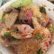 ก๋วยเตี๋ยวลูกชิ้นปลาไร้สาร