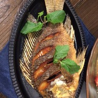 เมนูของร้าน ส้มตำนัว Central Embassy