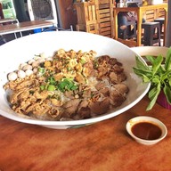 เมนูของร้าน ก๋วยเตี๋ยวป้าน่าหม้อ