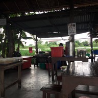 บรรยากาศ ก๋วยเตี๋ยวไก่ ริมคลอง ม.เอแบค