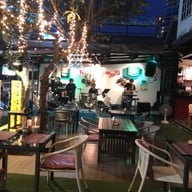 บรรยากาศ Red Steps