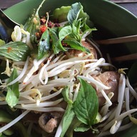 เมนูของร้าน ก๋วยเตี๋ยวไก่ ริมคลอง ม.เอแบค