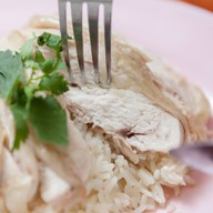 เมนูของร้าน ข้าวมันไก่ ไหหลำ รามอินทราซอย 5
