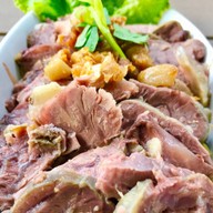 จริงใจดี ก๋วยเตี๋ยวเนื้อ ข้าวมันไก่