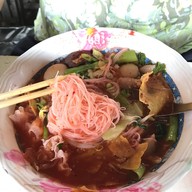 เมนูของร้าน ก๋วยเตี๋ยวหมูลุงจ่อย นวมินทร์111