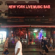 หน้าร้าน New York Live Music Bar