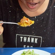 เมนูของร้าน ข้าวหมกไก่คอนแวนต์ ข้าวหมกไก่คอนแวนต์ เจ้าเดิม เจ้าเดียวกับซ.คอนแวนนะคะ เข้าทางเจริญราษฏร์ซอย10ได้ค่ะ