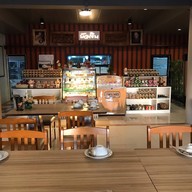 บัวเงินเรสเตอรอง สว่างแดนดิน