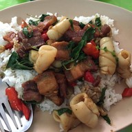 กะเพราเตาถ่าน