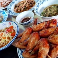 เมนูของร้าน ส้มตำป้าวัฒน์
