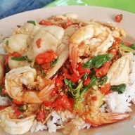 กะเพราเตาถ่าน