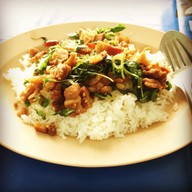 กะเพราเตาถ่าน