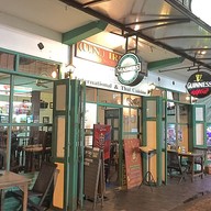 หน้าร้าน The U.n Irish Pub And Restaurant