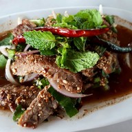 เมนูของร้าน เพียรศรี ส้มตำ ไก่ย่างเหรียญทอง