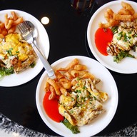 เมนูของร้าน ก๋วยเตี๋ยวคั่วไก่เสาชิงช้า หลีเฮง